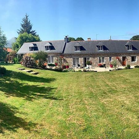 Gîte L'évidence Saint-Caradec-Tregomel Exterior foto